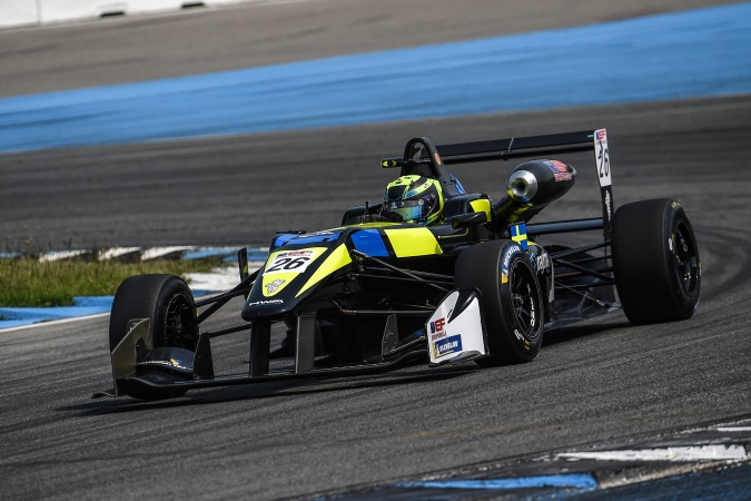 Photo: Linus Lundqvist - Double R Racing - Dallara F312 - AMG Mercedes