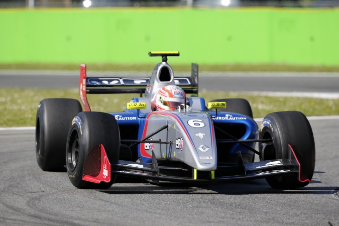 Photo: Luca Ghiotto - Draco Racing - Dallara FR35-12 - Renault