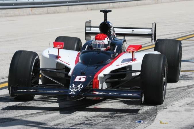 Photo: Sarah Fisher - Dreyer & Reinbold Racing - Dallara IR-05 - Honda