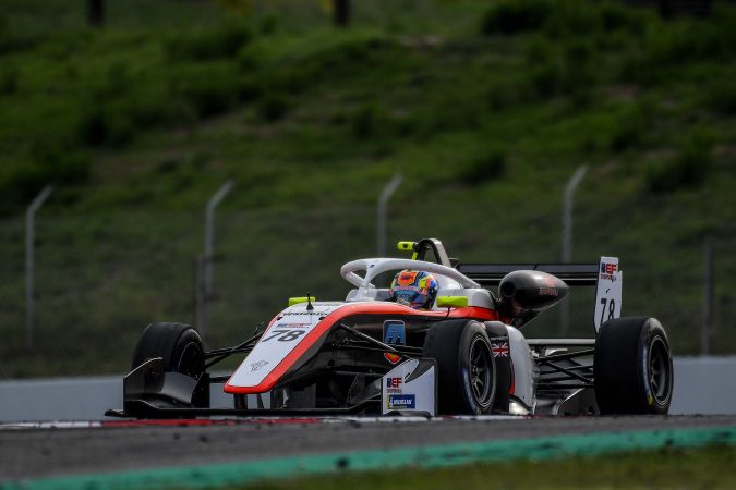 Photo: Dexter Patterson - Drivex - Dallara F320 - HWA Mercedes