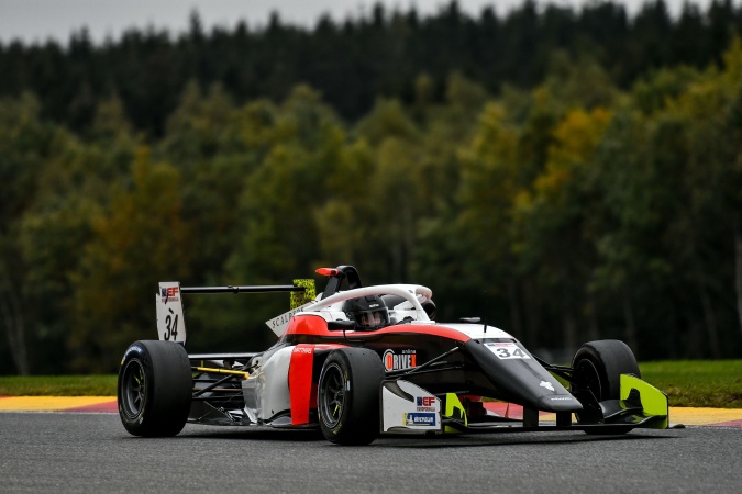 Photo: Matthias Lüthen - Drivex - Dallara F320 - HWA Mercedes