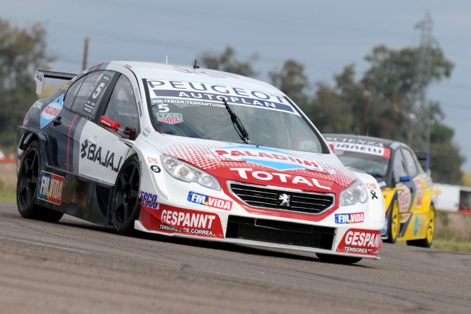 Photo: Fabián Yannantuoni - DTA Racing - Peugeot 408 RPE V8