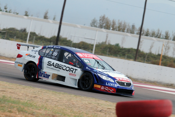 Photo: Alessandro Salerno - Escudería FE - Peugeot 408 RPE V8