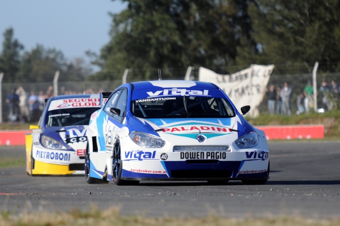 Photo: Fabián Yannantuoni - Escudería Río de la Plata - Renault Fluence RPE V8