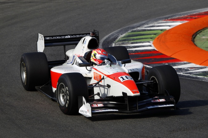 Photo: Yoshitaka Kuroda - Euronova Racing - Lola B05/52 - Zytek (2013)