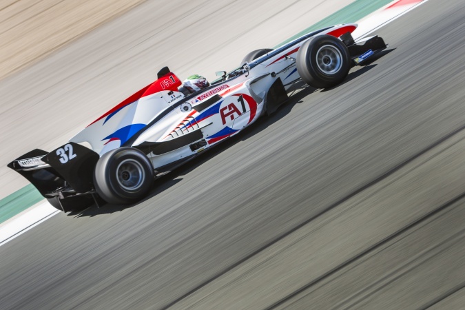 Photo: Nathanaël Berthon - FA1 Team France (Azerti Motorsport) - Lola B05/52 - Zytek