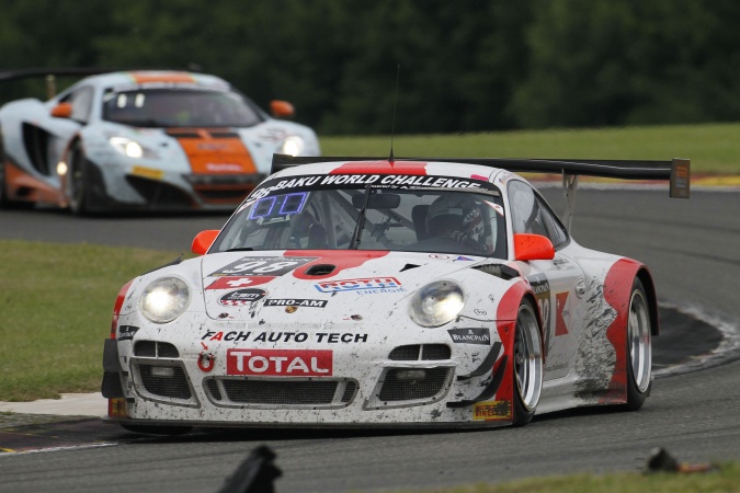 Photo: Otto KlohsMartin RaggingerSebastian AschJens Richter - Fach Auto Tech - Porsche 911 GT3 R (997)
