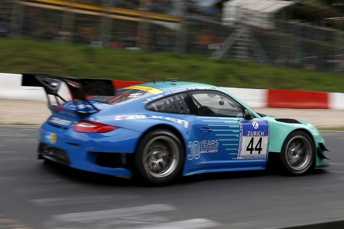 Photo: Wolf HenzlerPeter DumbreckMartin RaggingerSebastian Asch - Falken Motorsports - Porsche 911 GT3 R (997)