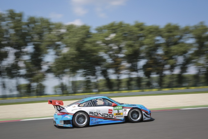 Photo: Alex Riberas - Farnbacher Racing - Porsche 911 GT3 R (997)