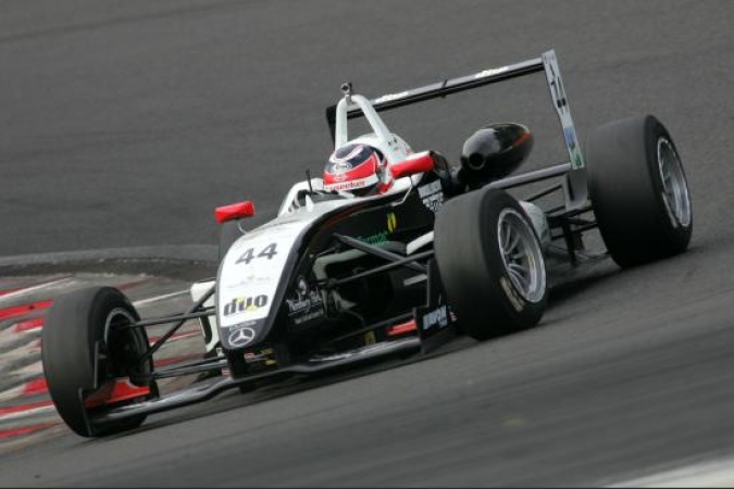 Photo: Leo Mansell - Fortec Motorsport - Dallara F305 - AMG Mercedes