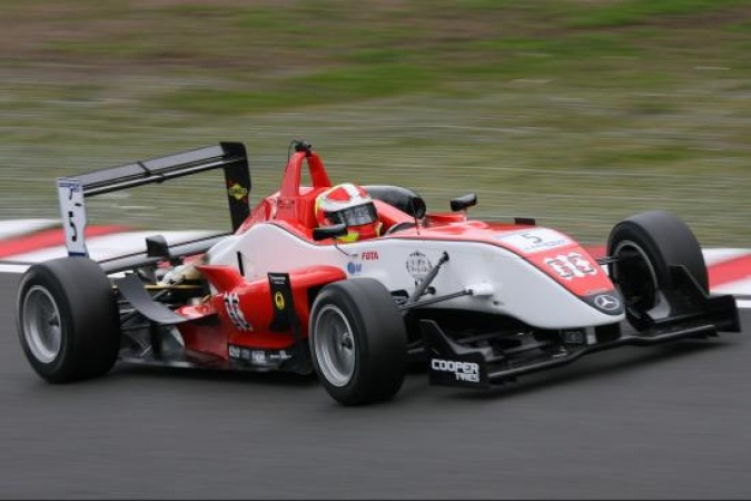 Photo: Victor Garcia - Fortec Motorsport - Dallara F308 - AMG Mercedes