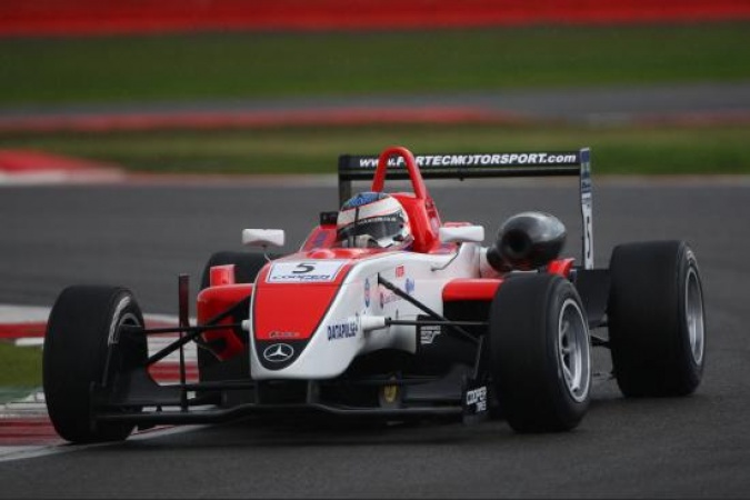 Photo: Daniel McKenzie - Fortec Motorsport - Dallara F308 - AMG Mercedes