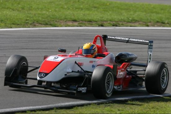 Photo: Max Snegirev - Fortec Motorsport - Dallara F308 - AMG Mercedes