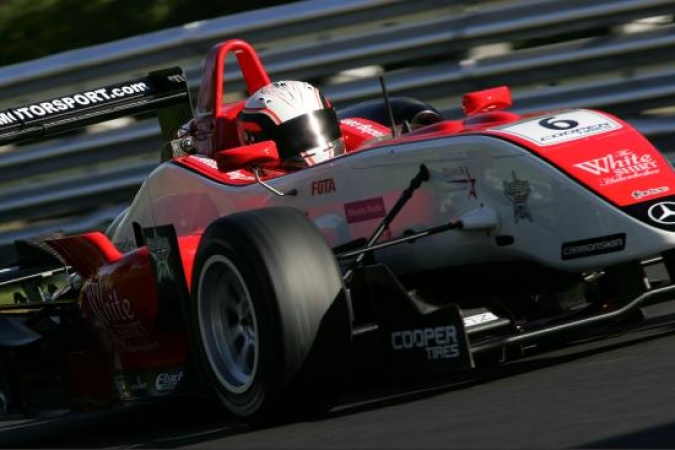 Photo: Oliver Webb - Fortec Motorsport - Dallara F308 - AMG Mercedes