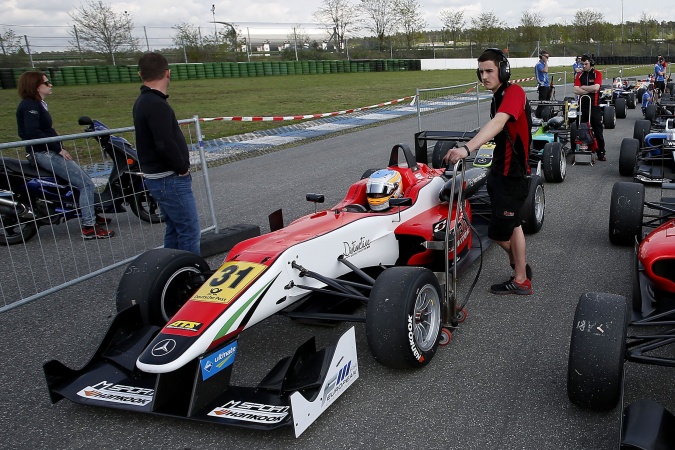 Photo: Edward Jones - Fortec Motorsport - Dallara F312 - AMG Mercedes