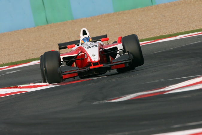 Photo: Esteban Guerrieri - Fortec Motorsport - Dallara T05 - Renault