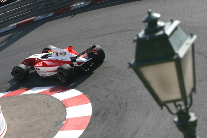 Photo: James Walker - Fortec Motorsport - Dallara T05 - Renault