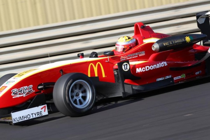 Photo: Ben Gersekowski - Gilmour Racing - Dallara F308 - AMG Mercedes