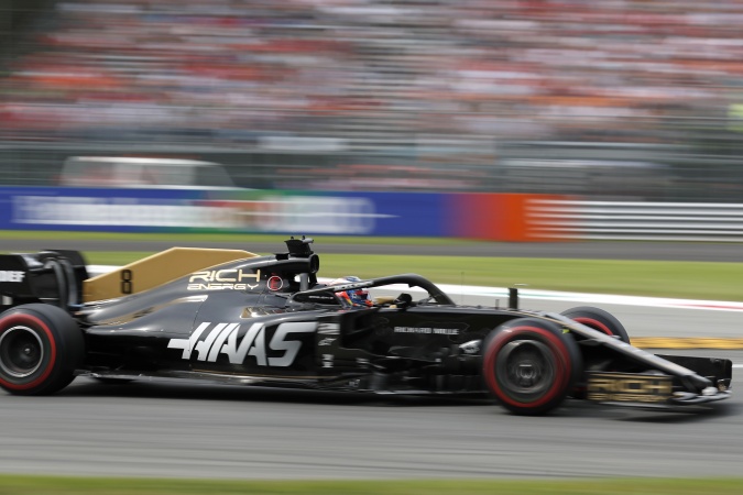 Photo: Romain Grosjean - Haas F1 Team - Haas VF-19 - Ferrari