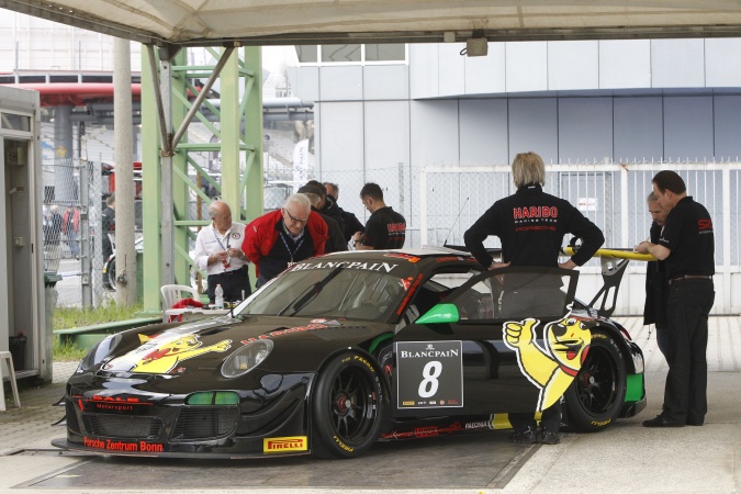 Photo: Hans-Guido RiegelMike StursbergRichard Westbrook - Haribo Racing Team - Porsche 911 GT3 R (997)
