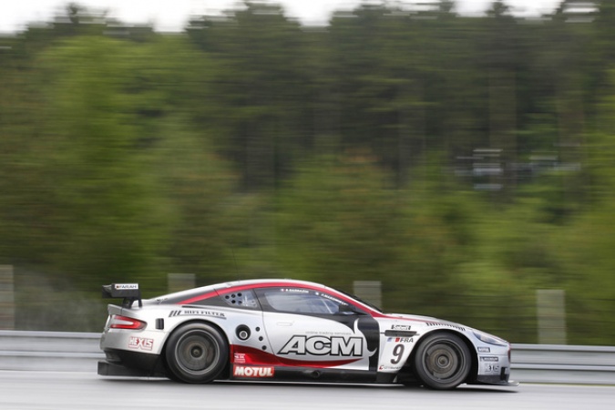 Photo: Stephane Sarrazin - Hexis Racing - Aston Martin DBR9