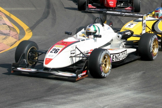 Photo: Lucas di Grassi - Hitech Racing - Dallara F302 - Sodemo Renault