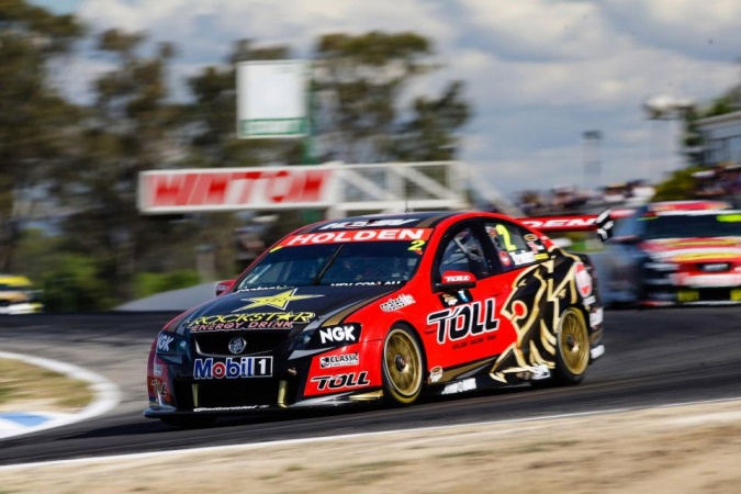 Photo: Garth Tander - Walkinshaw Racing - Holden Commodore VE