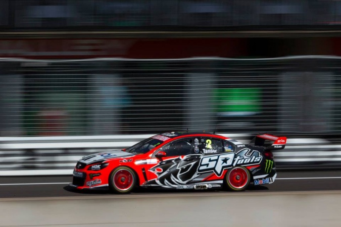 Photo: Garth Tander - Walkinshaw Racing - Holden Commodore VF