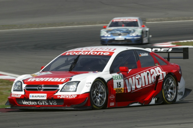 Photo: Timo Scheider - Holzer Rennsport - Opel Vectra GTS DTM (2004)
