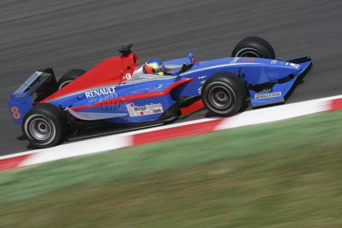 Photo: Tristan Gommendy - iSport International - Dallara GP2/05 - Renault