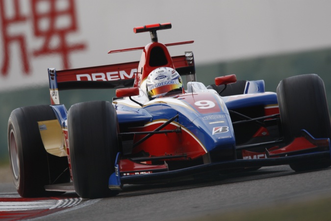 Photo: Giedo van der Garde - iSport International - Dallara GP2/05 - Renault