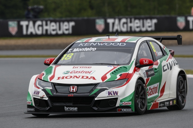 Photo: Tiago Monteiro - JAS Motorsport - Honda Civic WTCC TC1