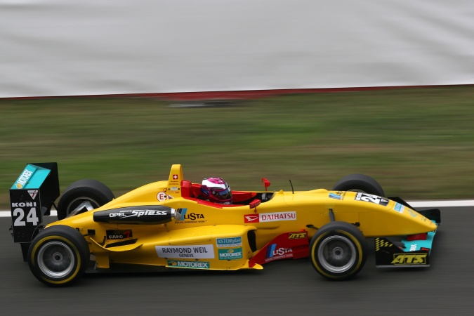 Photo: Natacha Gachnang - Jo Zeller Racing - Dallara F305 - Spiess Opel