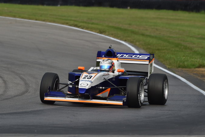 Photo: Victor Franzoni - Juncos Racing - Elan Star Pro - Mazda