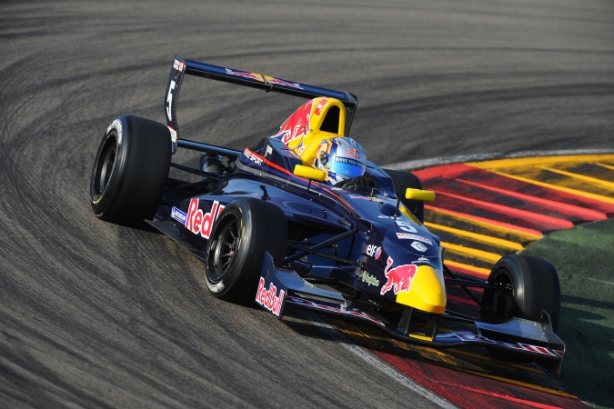 Photo: Carlos jr. Sainz - Koiranen Motorsport - Barazi/Epsilon FR 2.0-10 - Renault