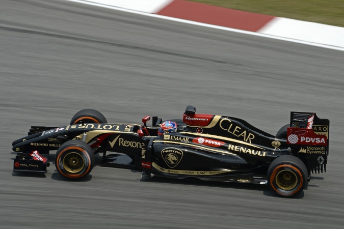 Photo: Romain Grosjean - Lotus F1 Team - Lotus E22 - Renault