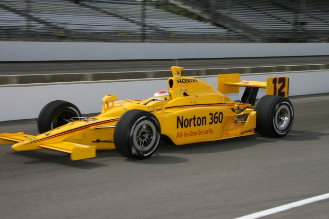 Photo: Ryan Briscoe - Luczo Dragon Racing - Dallara IR-05 - Honda