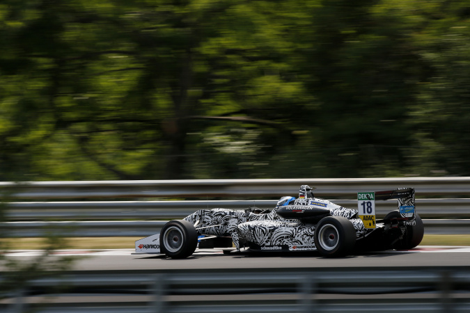 Photo: Julian Hanses - ma-con Motorsport - Dallara F312 - Volkswagen