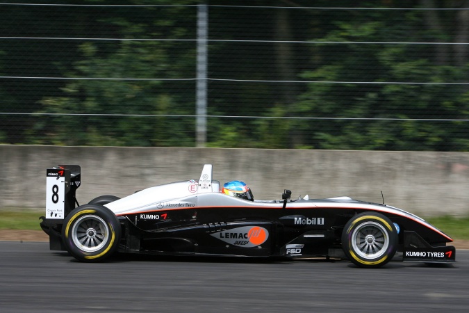 Photo: James Jakes - Manor Motorsport - Dallara F305 - AMG Mercedes