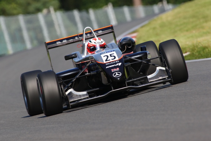 Photo: Kazuya Oshima - Manor Motorsport - Dallara F308 - AMG Mercedes