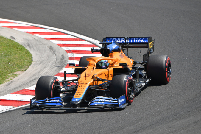 Photo: Daniel Ricciardo - McLaren - McLaren MCL35M - Mercedes