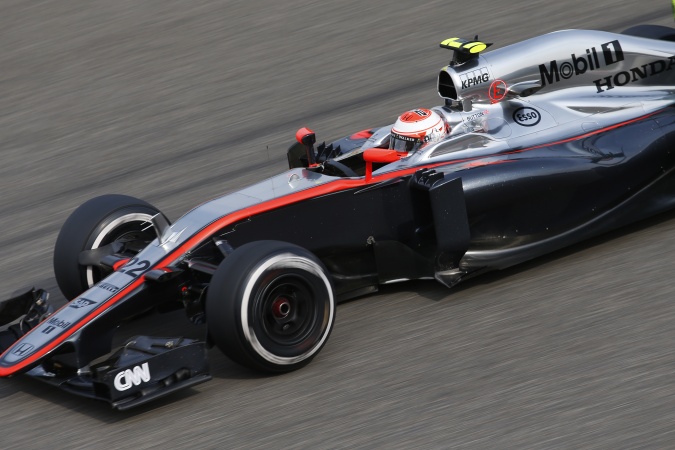 Photo: Jenson Button - McLaren - McLaren MP4-30 - Honda