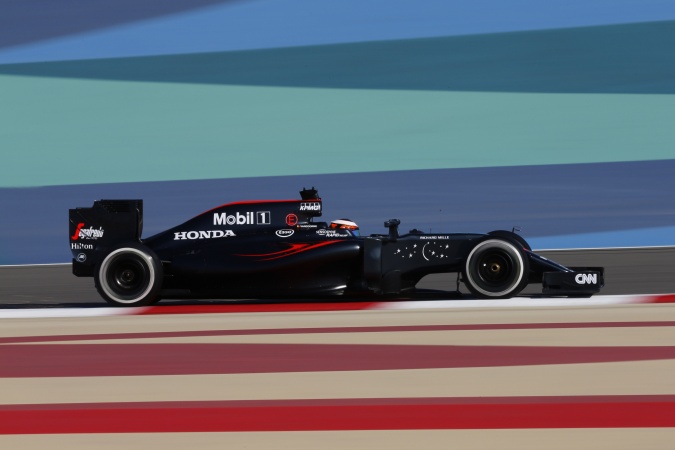 Photo: Stoffel Vandoorne - McLaren - McLaren MP4-31 - Honda