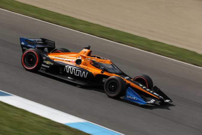 Photo: Helio Castroneves - McLaren SP - Dallara DW12 - Chevrolet
