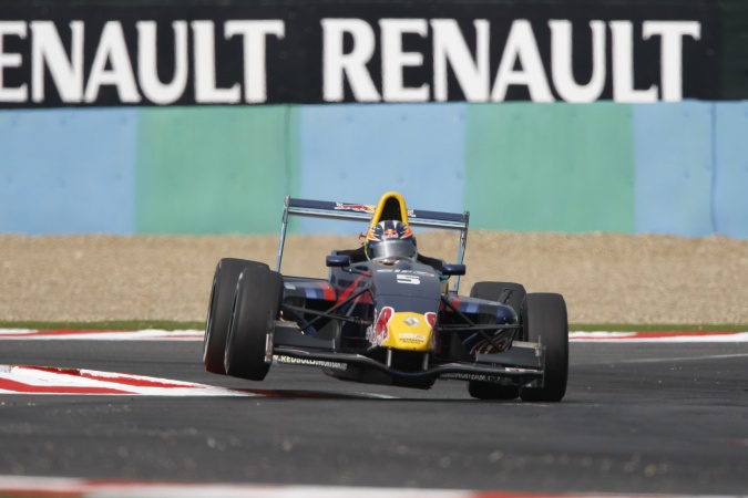 Photo: Oliver Oakes - Motopark Academy - Tatuus Renault 2000