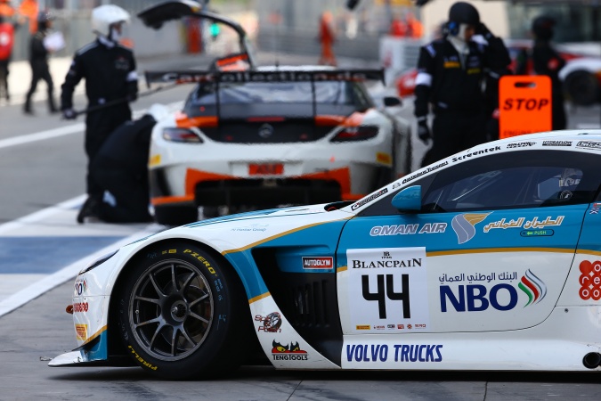 Photo: Jonathan AdamAhmad Al HarthyDaniel Lloyd - Motorbase Performance - Aston Martin Vantage GT3 V12
