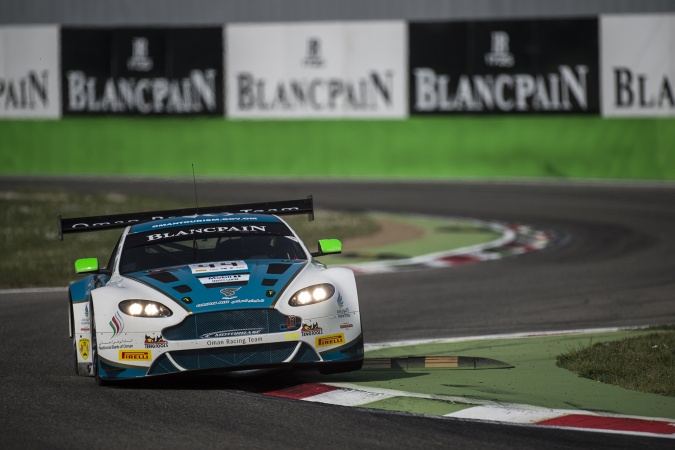 Photo: Michael CaineAhmad Al HarthyStephen Jelley - Motorbase Performance - Aston Martin Vantage GT3 V12