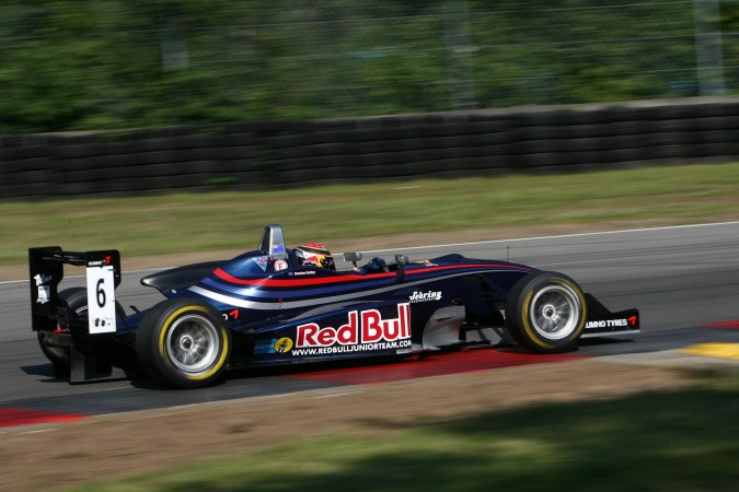 Photo: Brendon Hartley - Mücke Motorsport - Dallara F305 - AMG Mercedes