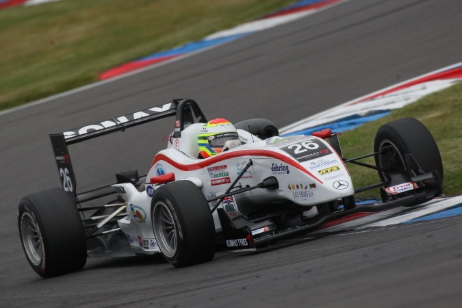 Photo: Alexander Sims - Mücke Motorsport - Dallara F308 - AMG Mercedes
