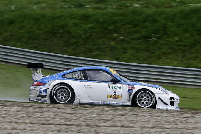 Photo: Tim Bergmeister - Mühlner Motorsport - Porsche 911 GT3 R (997)